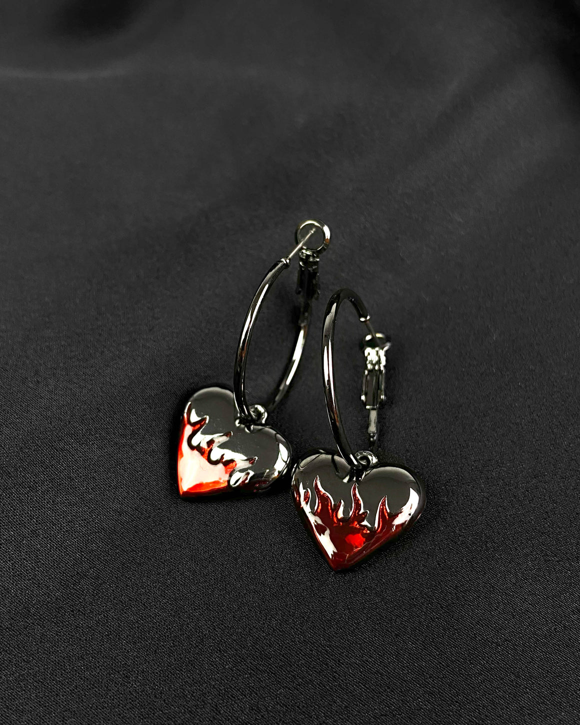 Flame Heart Earrings Red/ Chrome